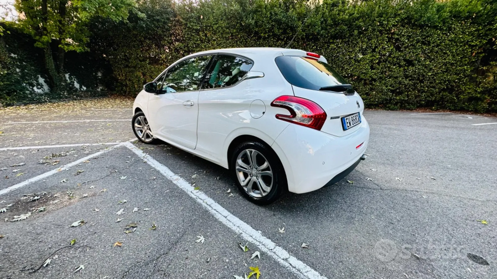 Peugeot 208 2014 photo 2