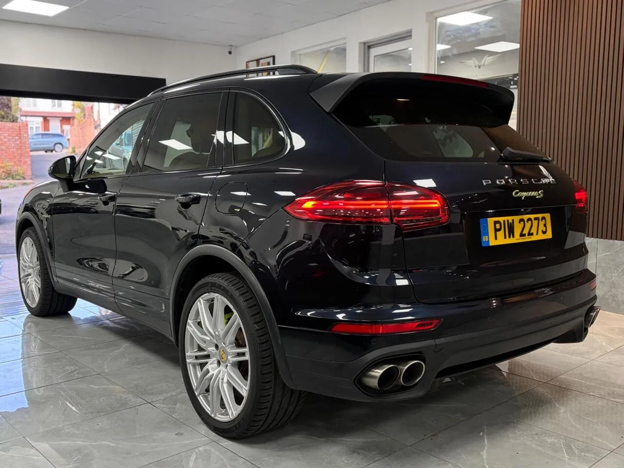 Porsche Cayenne 2016 photo 2