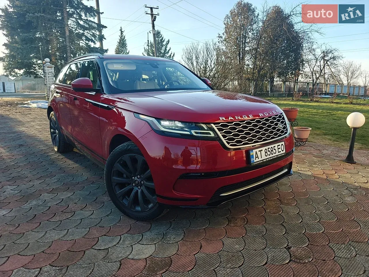 Land Rover Range Rover Velar 2019 photo 2