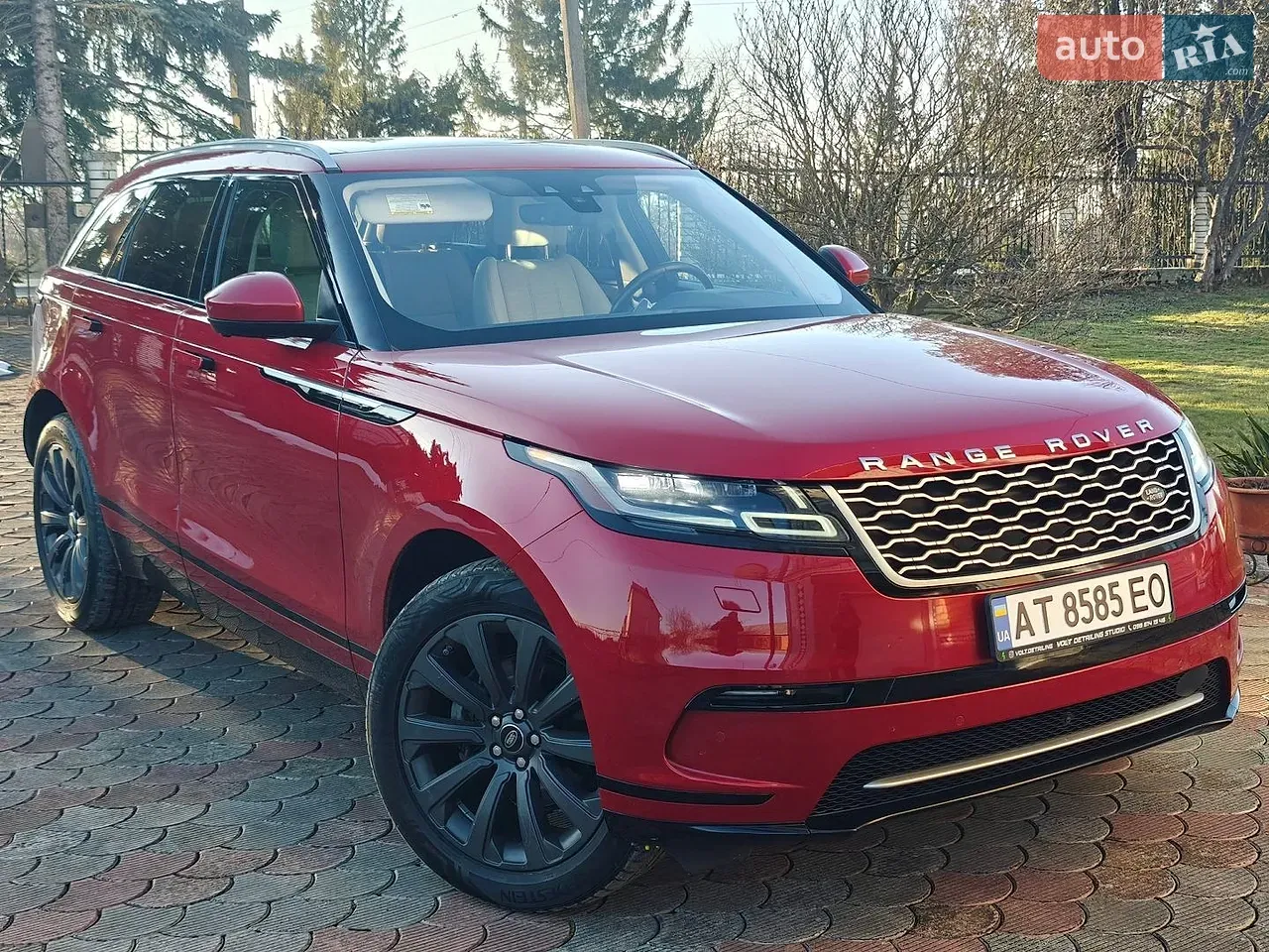 Land Rover Range Rover Velar 2019 photo 3
