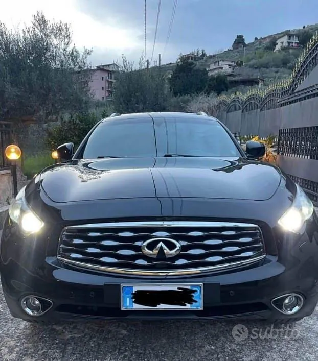 Infiniti Fx 2010 photo 2