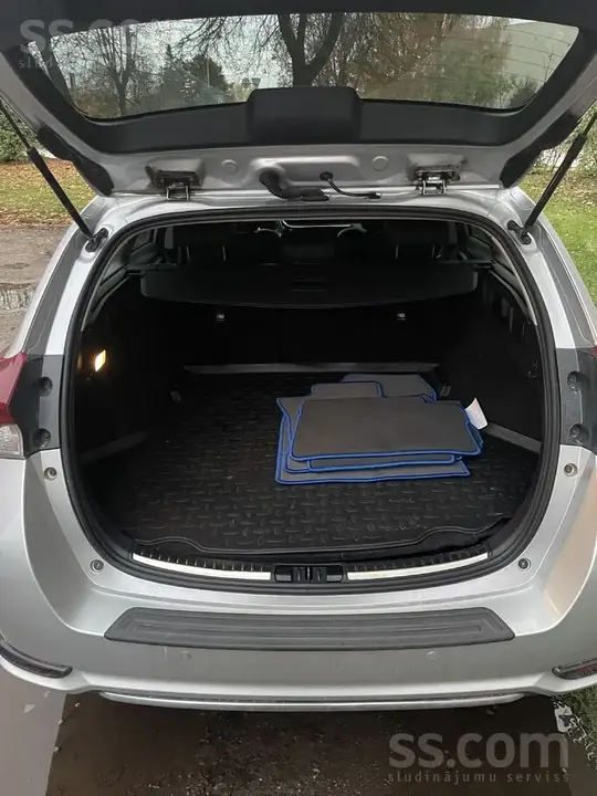 Toyota Auris 2017 photo 3
