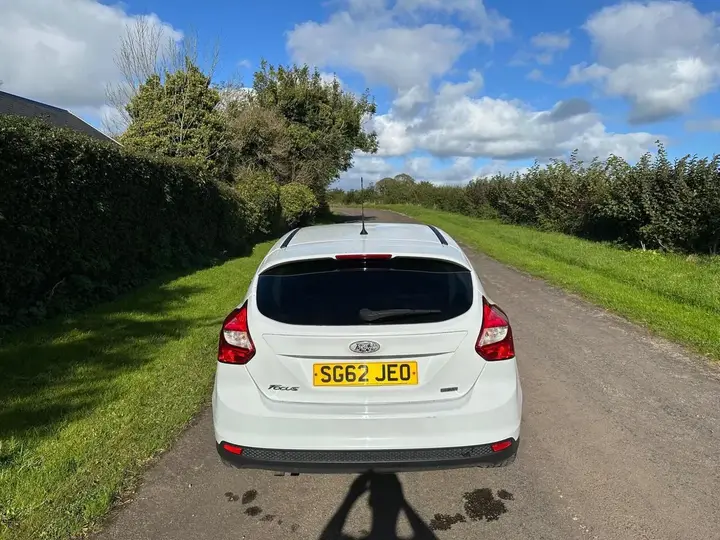 Ford Focus 2012 photo 4