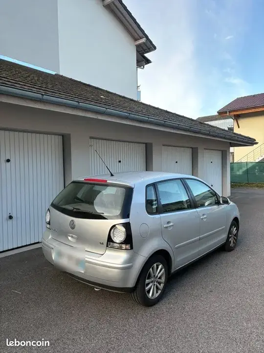 Volkswagen Polo 2008 photo 2