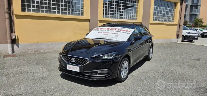 Seat Leon 2023 photo 2