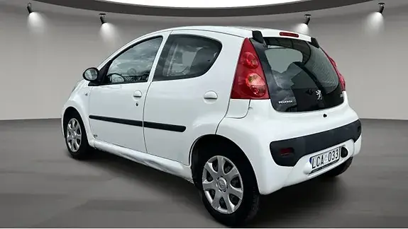Peugeot 107 2011 photo 3