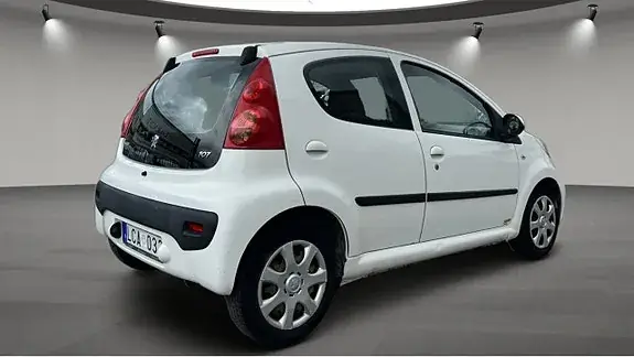 Peugeot 107 2011 photo 4