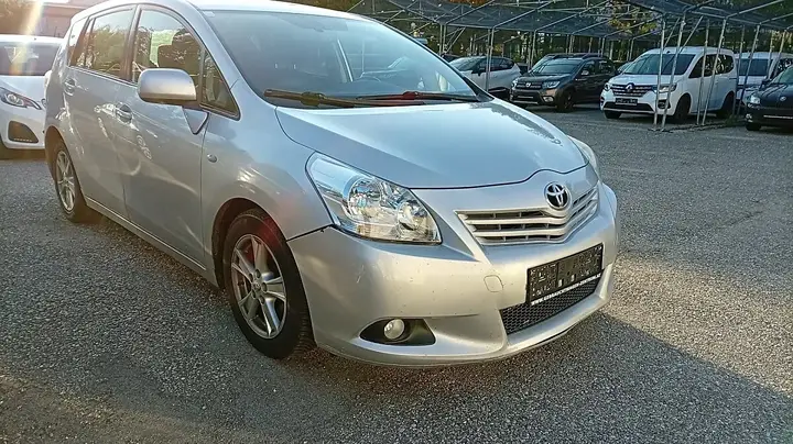 Toyota Verso 2011 photo 3