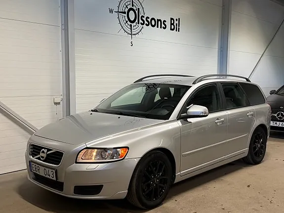 Volvo V50 2011 photo 2