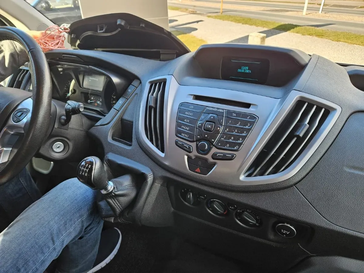 Ford Transit 2018 photo 2