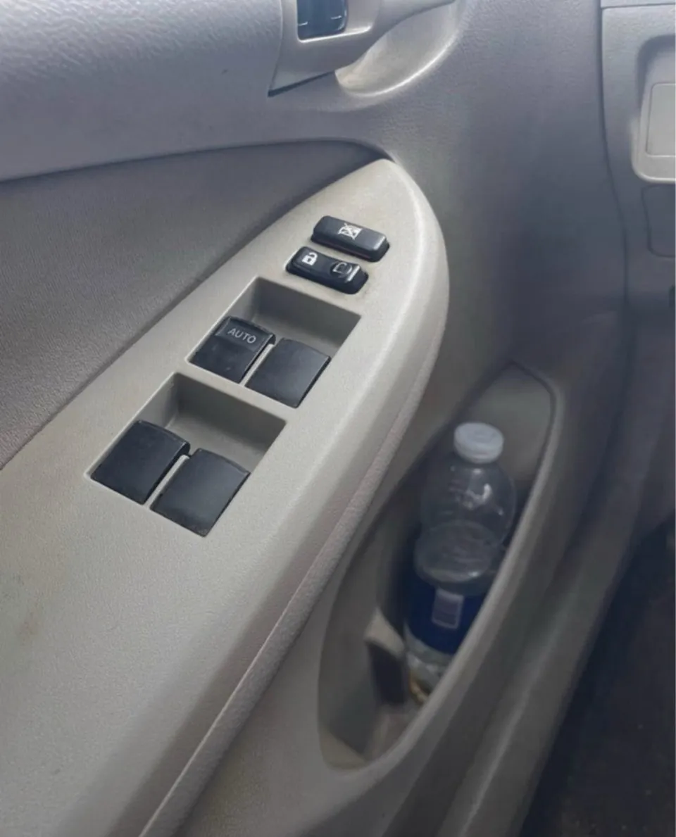 Toyota Corolla 2010 photo 3