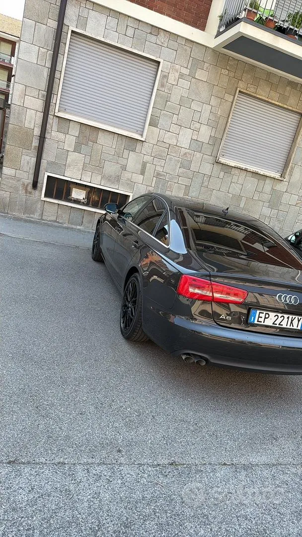 Audi A6 2012 photo 2