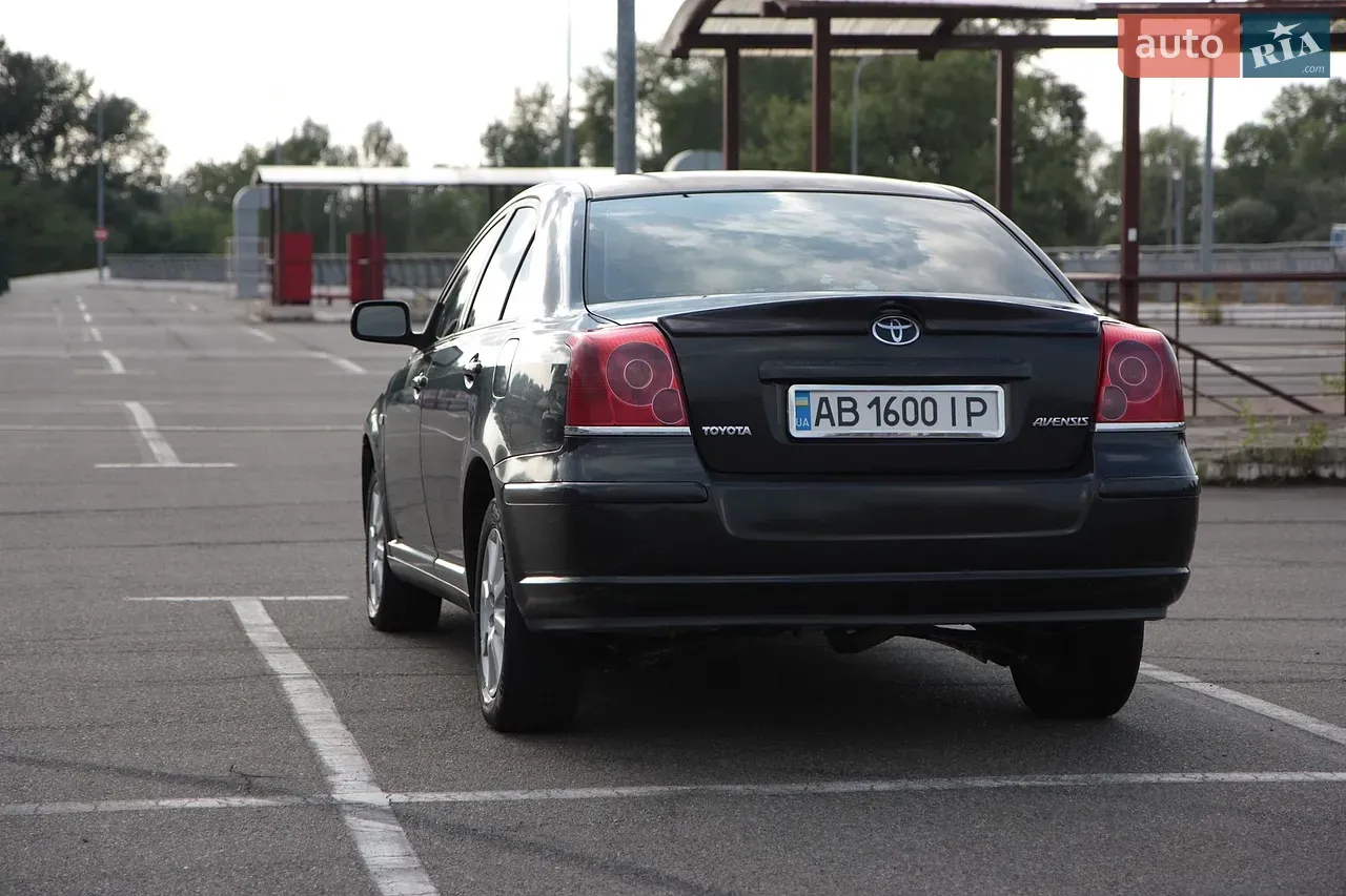 Toyota Avensis 2004 photo 5