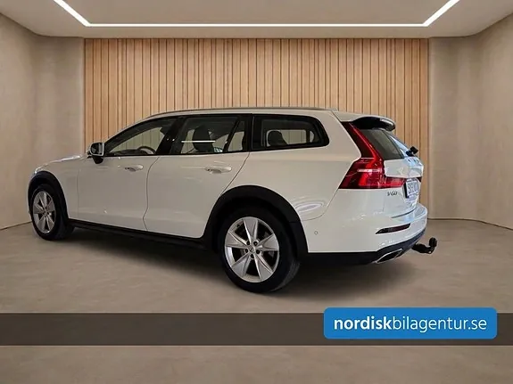 Volvo V60 Cross Country 2019 photo 3