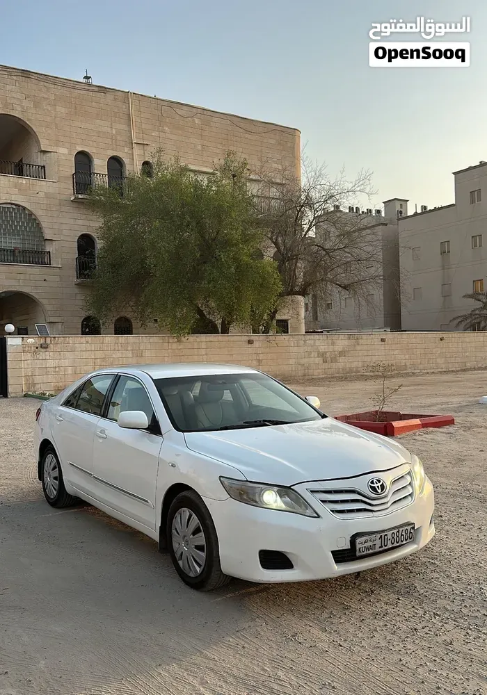 Toyota Prado 2011 photo 2