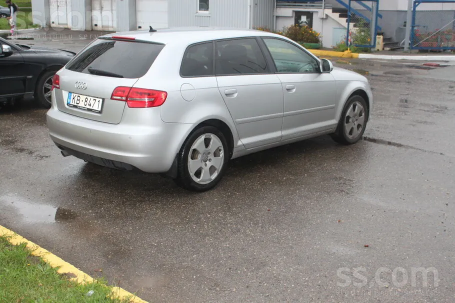 Audi A3 Sportback 2010 photo 4