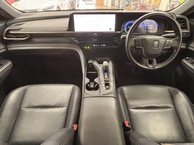 Toyota Crown Crossover 2023 photo 3