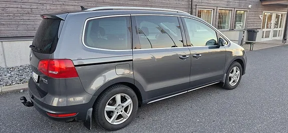 Volkswagen Sharan 2012 photo 3