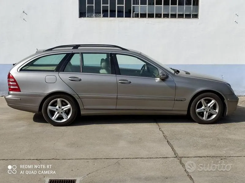 Mercedes-Benz C-Class 2005 photo 3