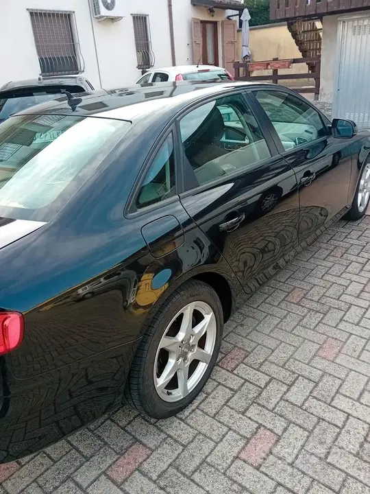 Audi A4 2010 photo 3