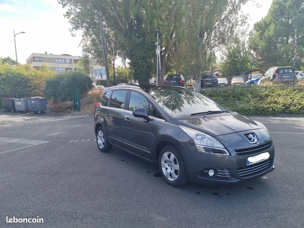 Peugeot 5008