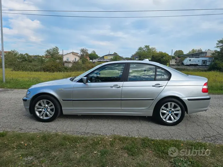 BMW 318I 2002 photo 3