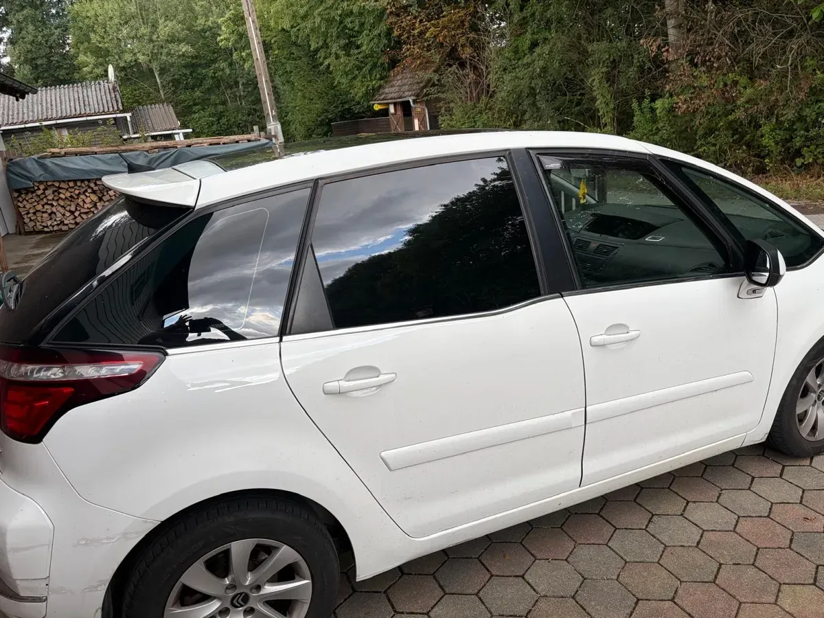 Citroen C4 Picasso 2011 photo 2