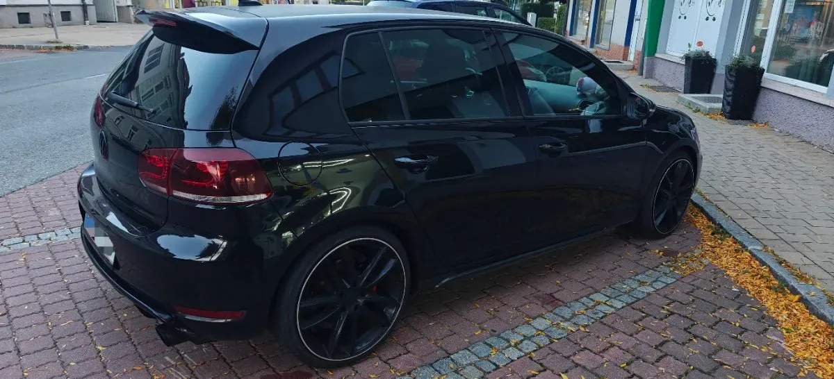 Volkswagen Golf 2009 photo 3
