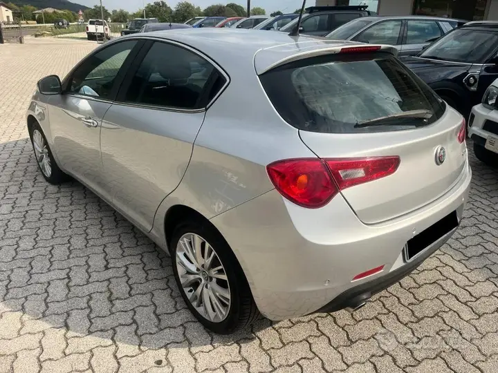 Alfa Romeo Giulietta 2017 photo 3