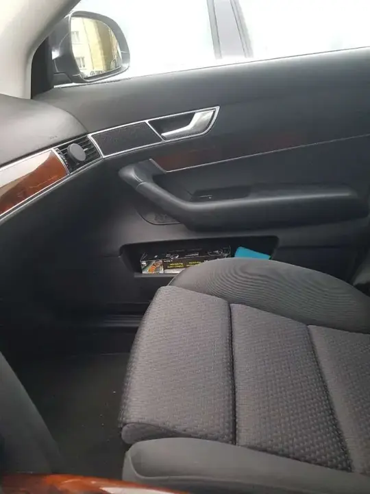 Audi A6 2010 photo 2