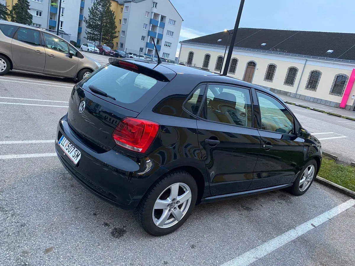 Volkswagen Polo 2010 photo 2