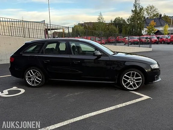 Audi A4 2010 photo 2
