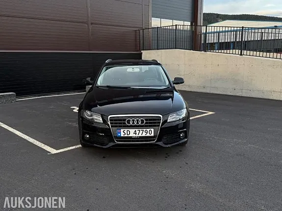 Audi A4 2010 photo 4