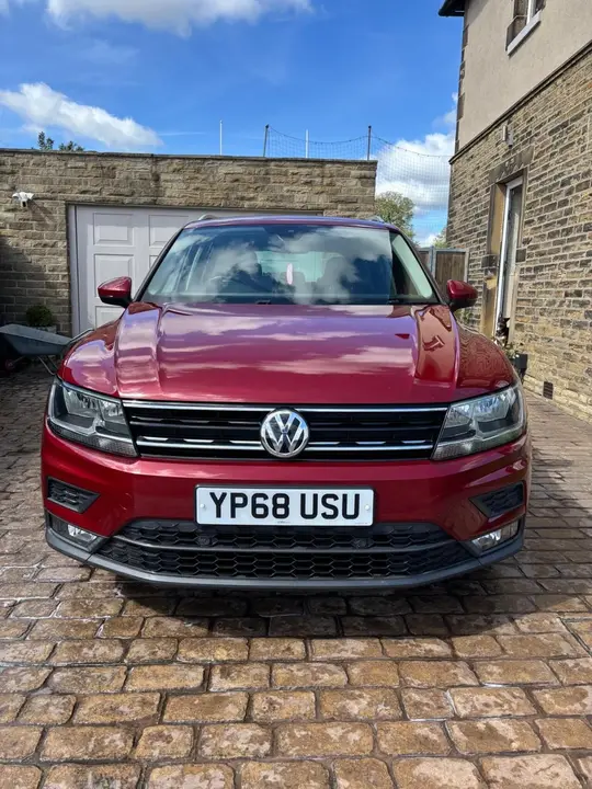 Volkswagen Tiguan 2018 photo 2