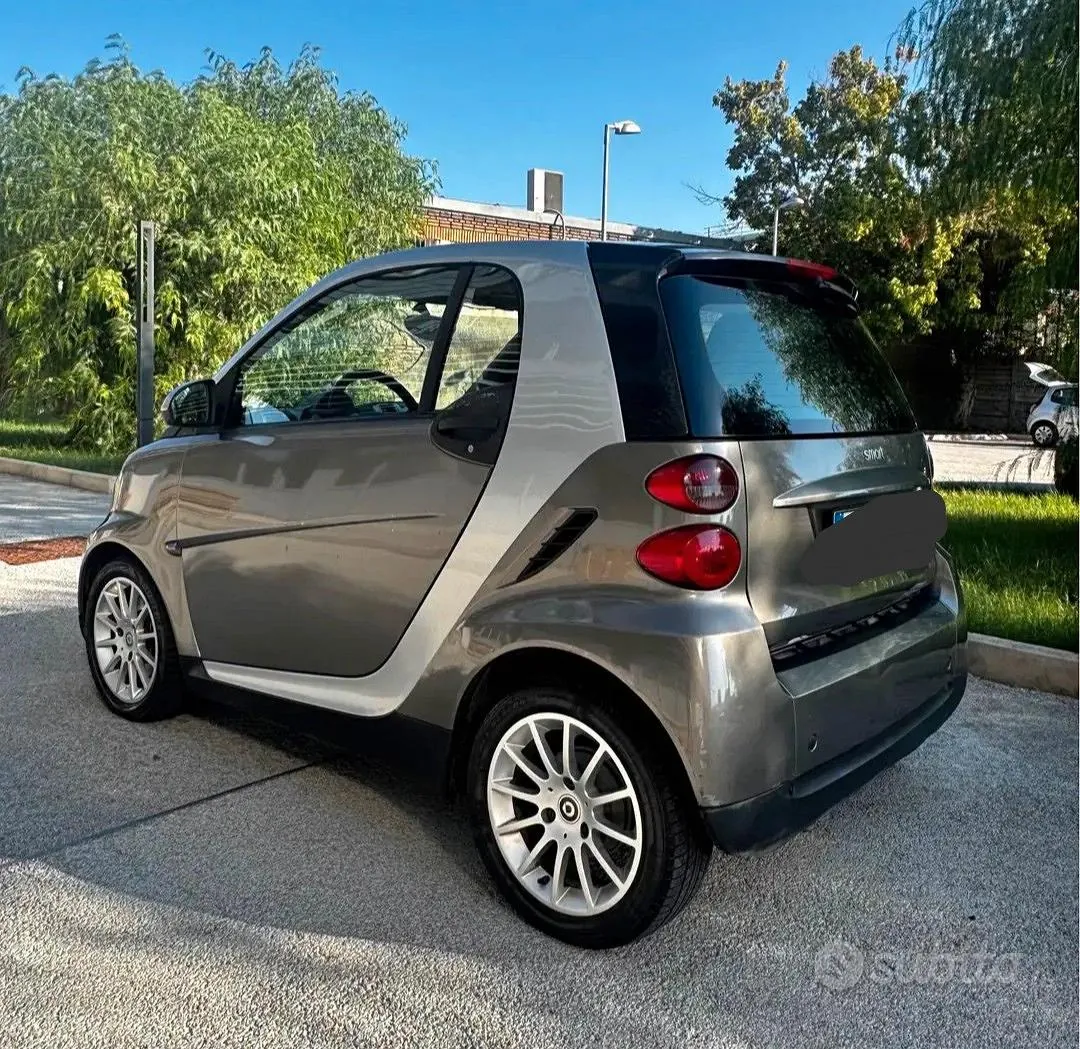 Smart Fortwo 2010 photo 2