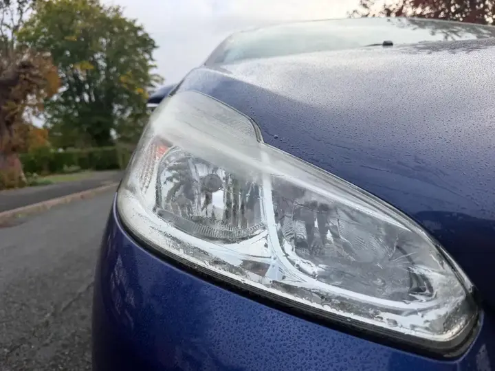 Peugeot 208 2014 photo 2