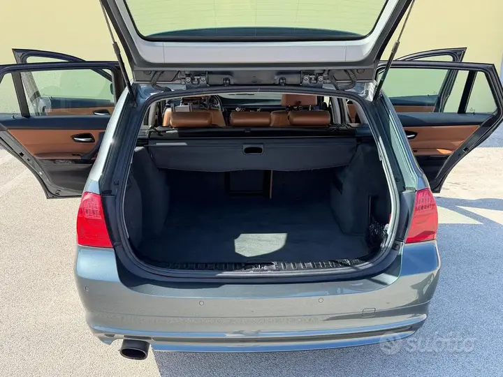 BMW 320D 2011 photo 2