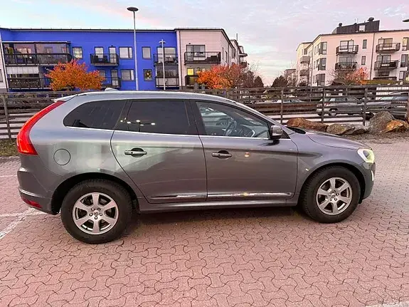 Volvo Xc60 2017 photo 2