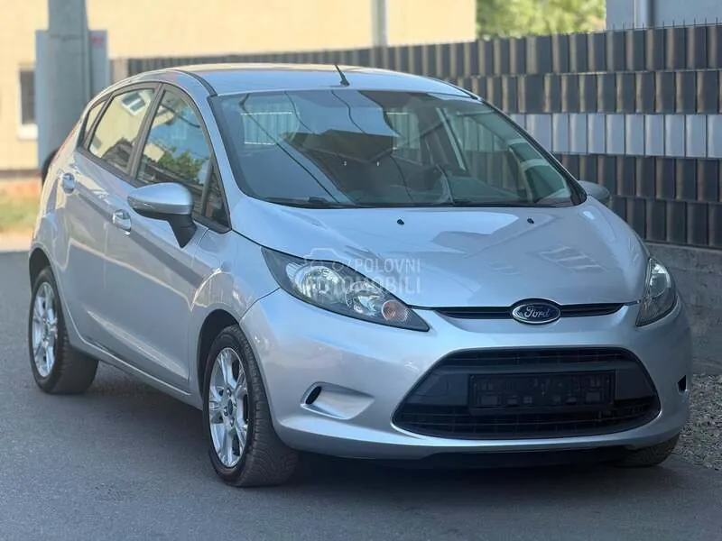 Ford Fiesta 2010 photo 4