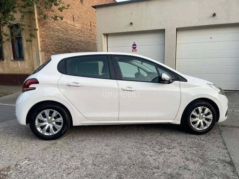 Peugeot 208 2016 photo 4