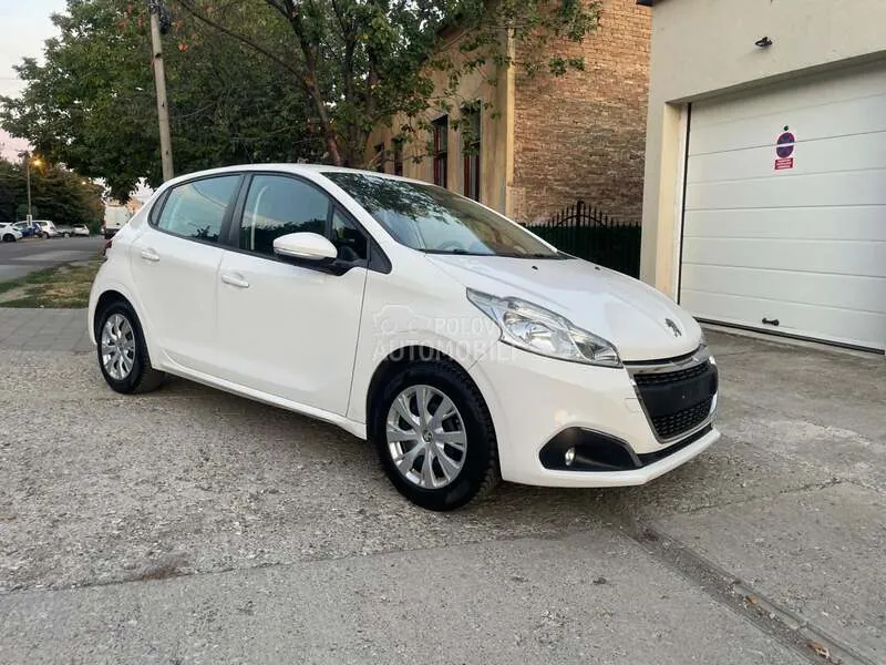 Peugeot 208 2016 photo 3