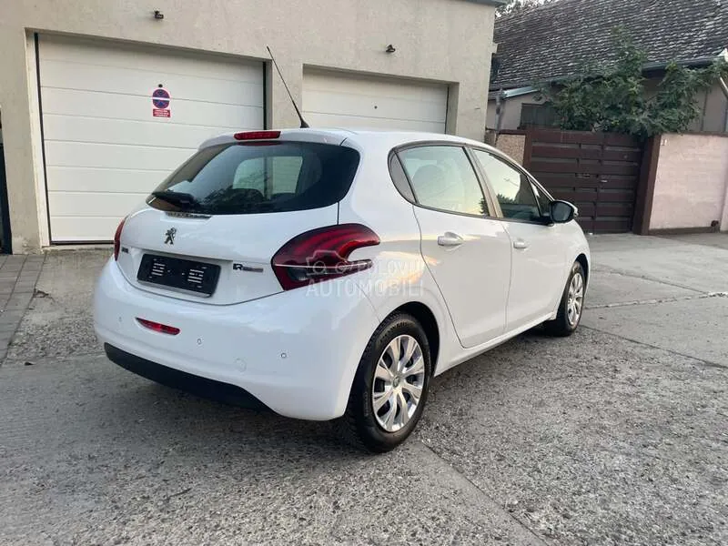 Peugeot 208 2016 photo 5