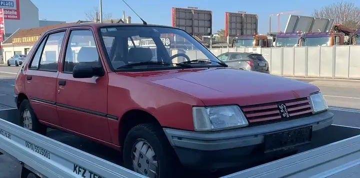Peugeot 205 1989 photo 3