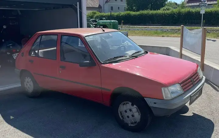 Peugeot 205