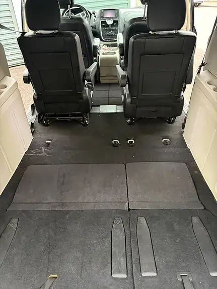 Lancia Voyager 2015 photo 5