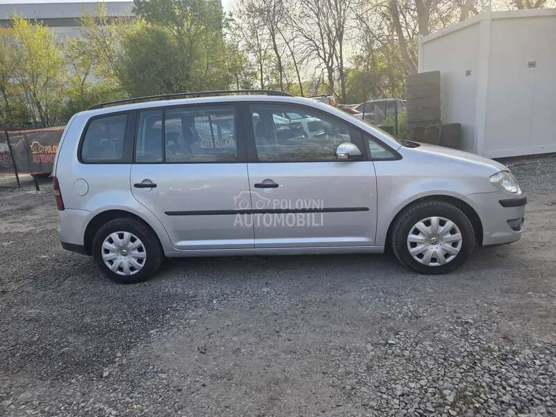 Volkswagen Touran 2009 photo 5