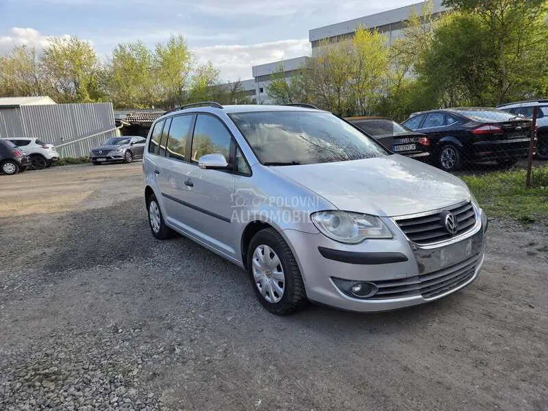 Volkswagen Touran 2009 photo 3