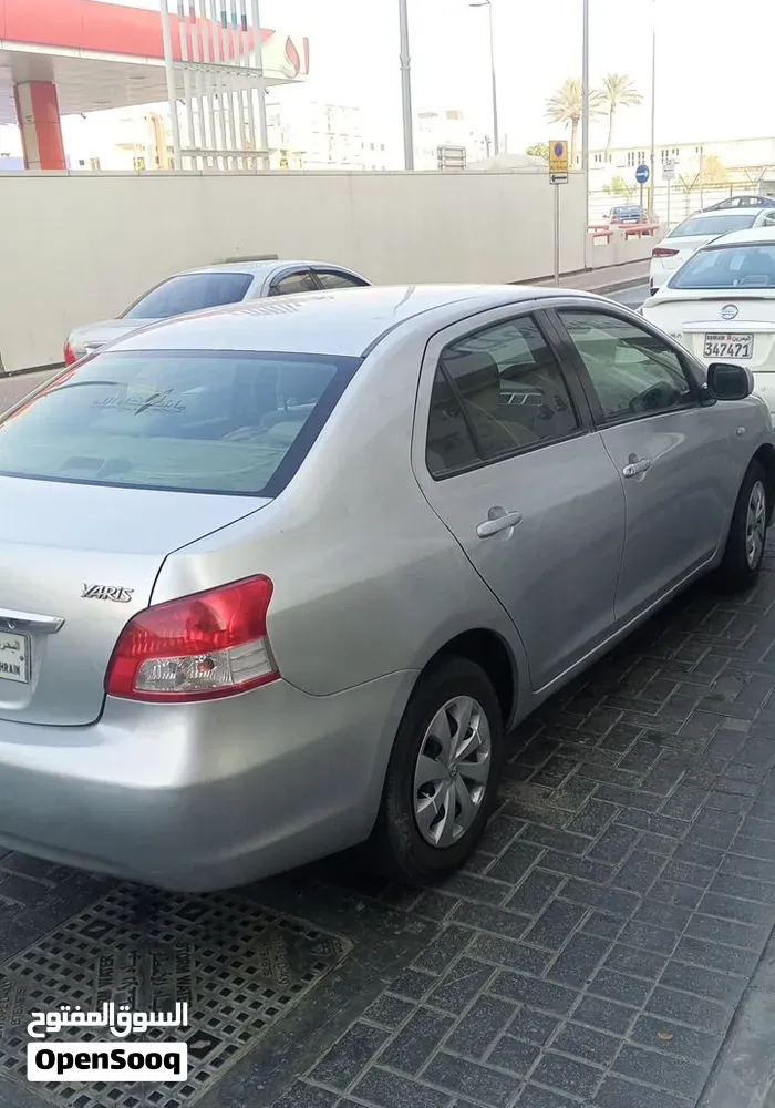 Toyota Yaris 2012 photo 3