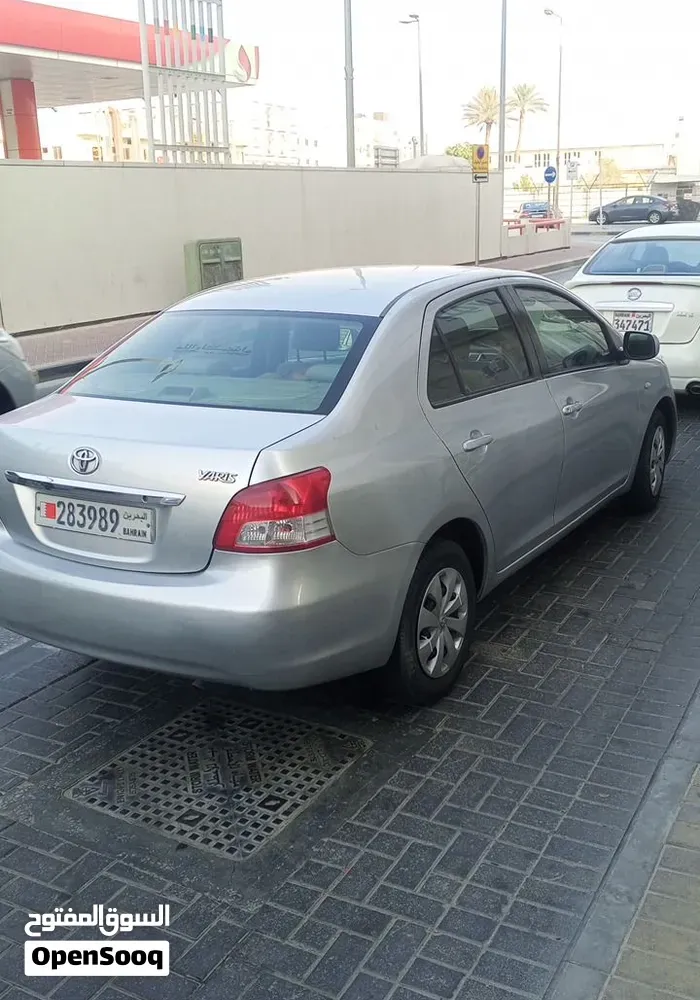 Toyota Yaris 2012 photo 4
