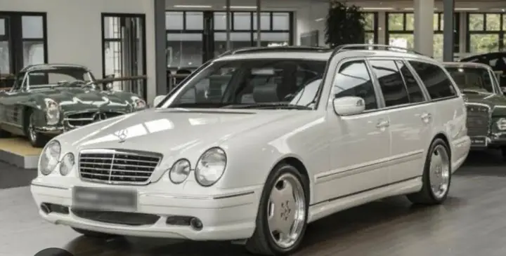 Mercedes-Benz E320